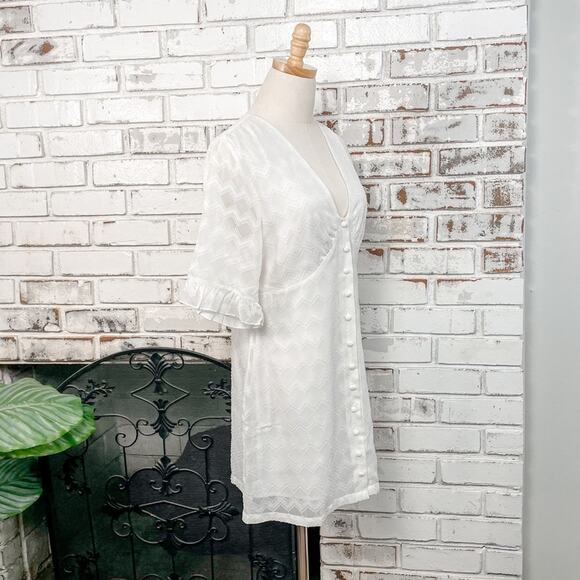 ModCloth Daytime Darling White Sheer Short-sleeve Vneck Button Down Mini Dress 8 - Picture 3 of 13